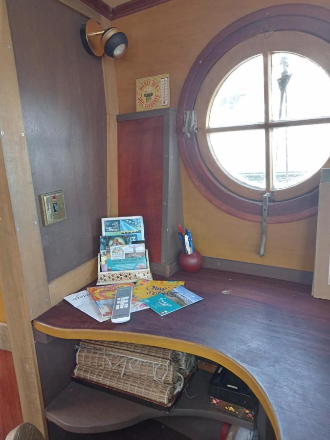 Bateau De Pirates Hotel Gruissan Exterior photo